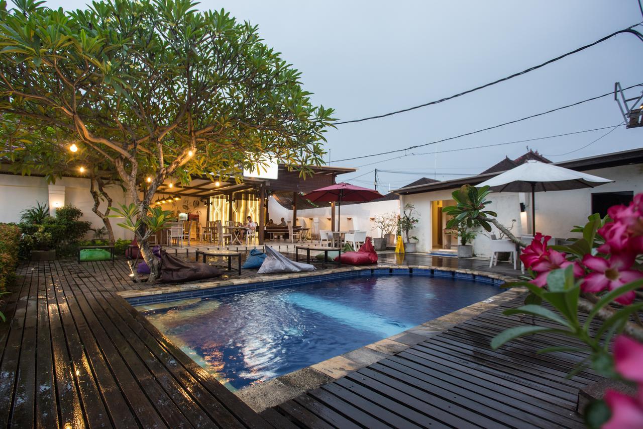 Bali Breezz Hotel Джимбаран Экстерьер фото